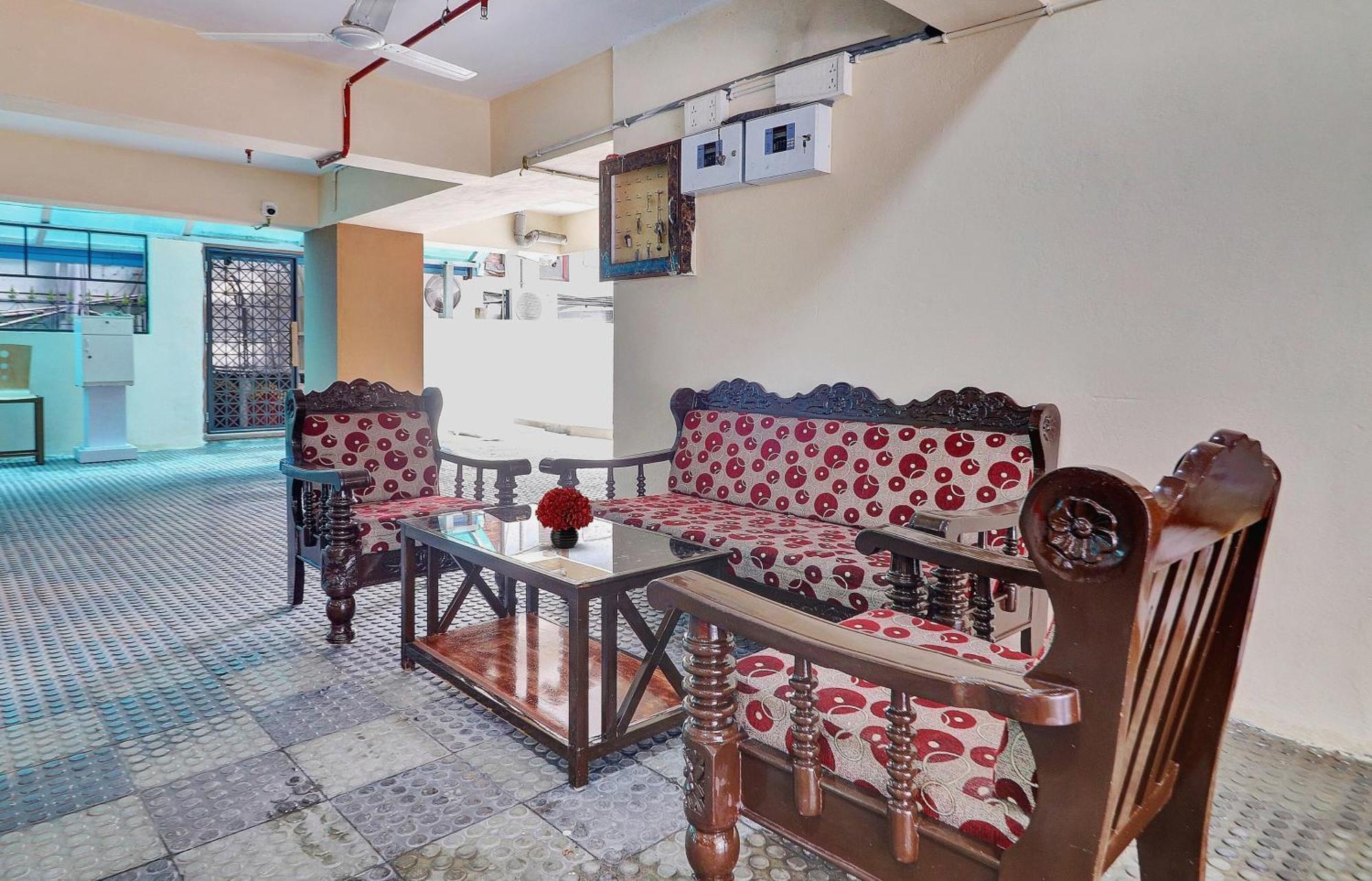 Heavens Inn Near Rasoolpura Metro Station Haydarabad Dış mekan fotoğraf
