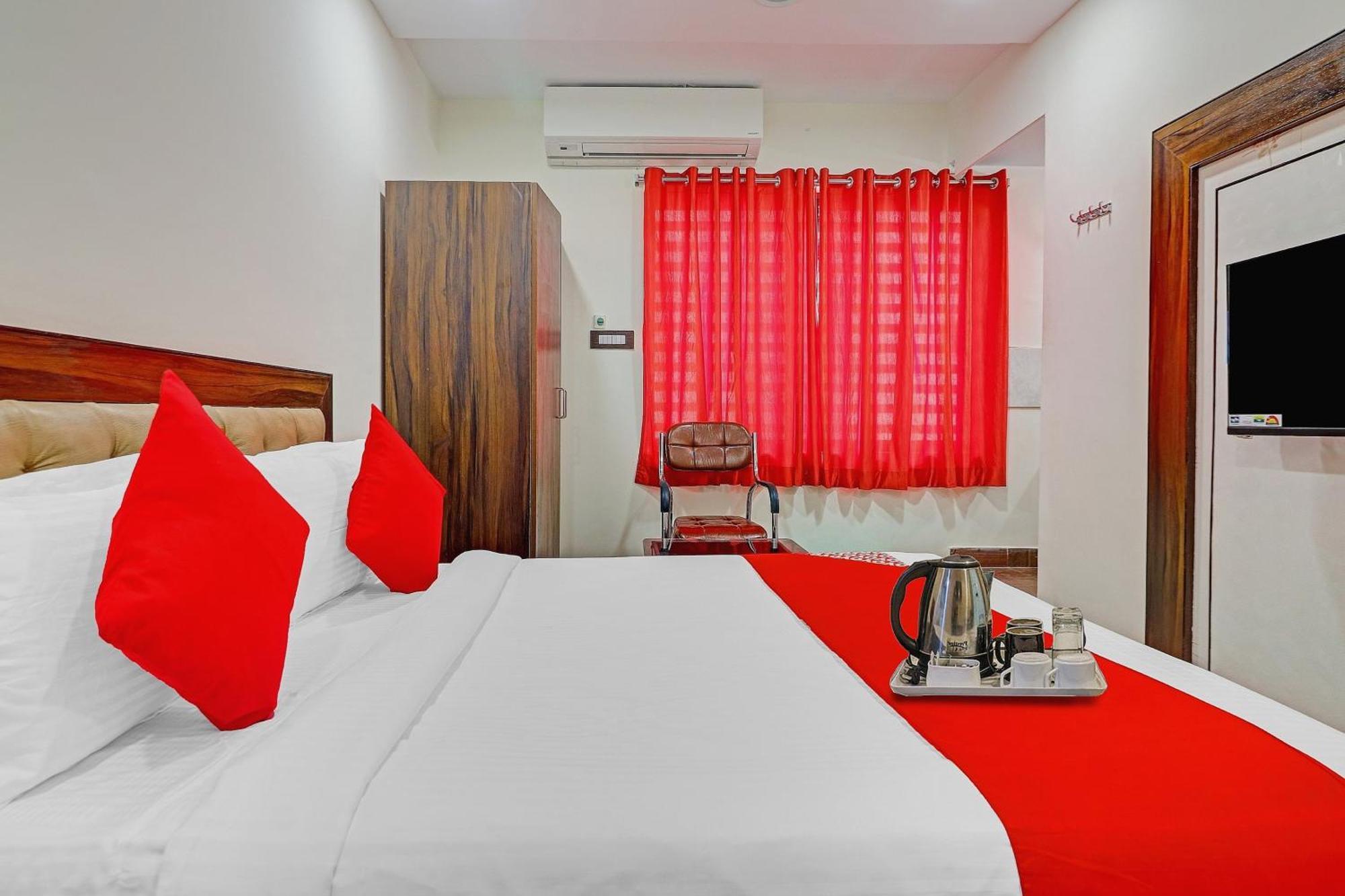Heavens Inn Near Rasoolpura Metro Station Haydarabad Dış mekan fotoğraf