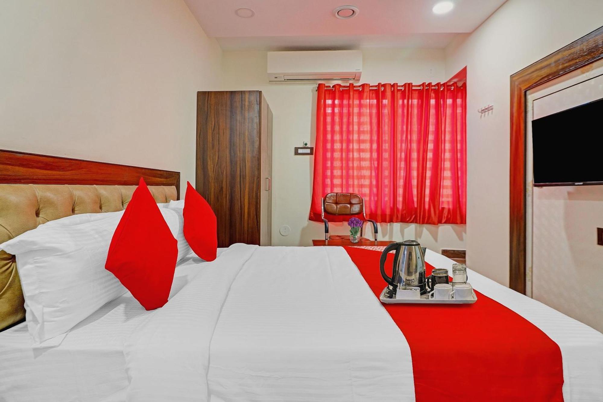 Heavens Inn Near Rasoolpura Metro Station Haydarabad Dış mekan fotoğraf