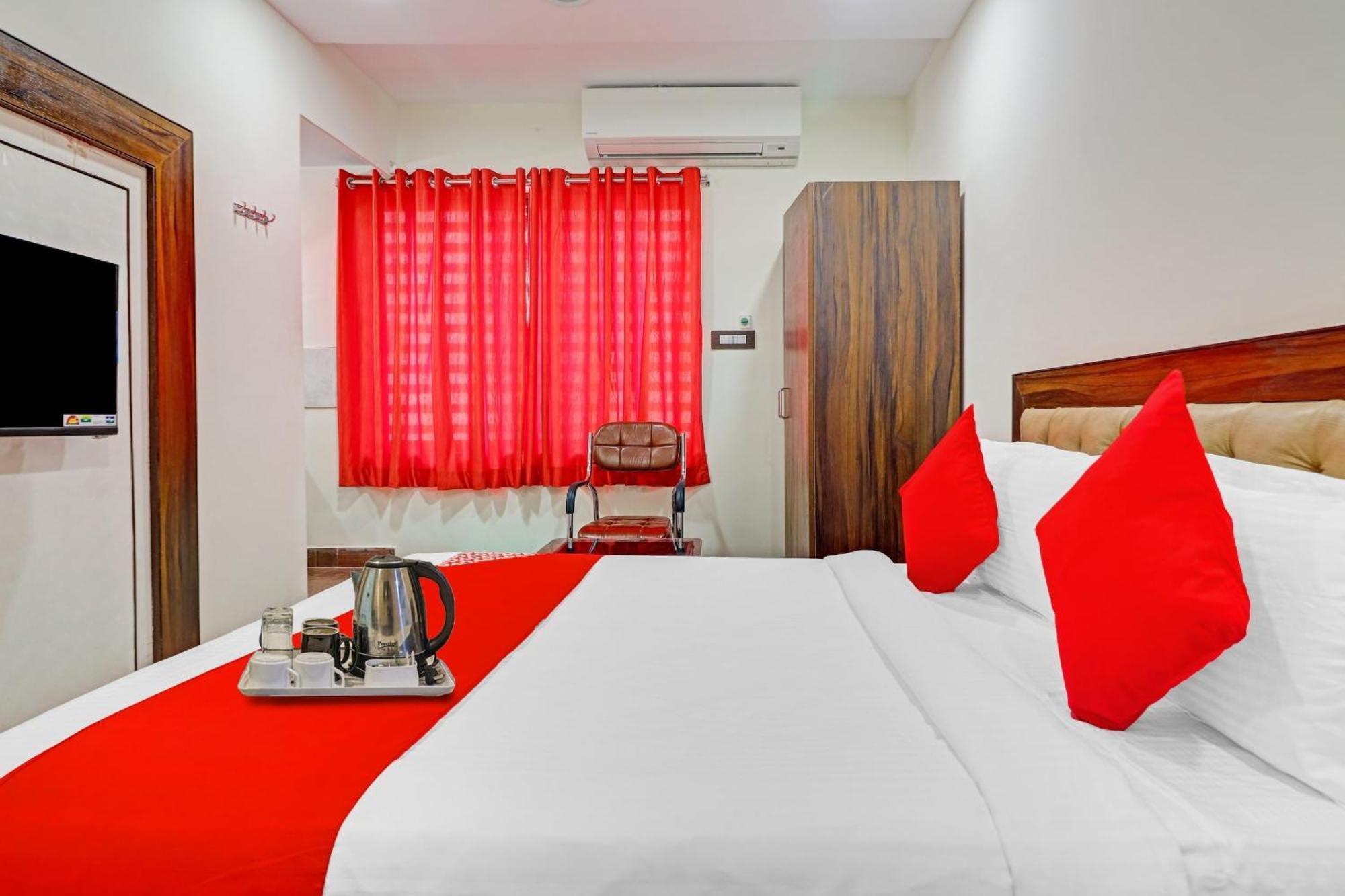 Heavens Inn Near Rasoolpura Metro Station Haydarabad Dış mekan fotoğraf