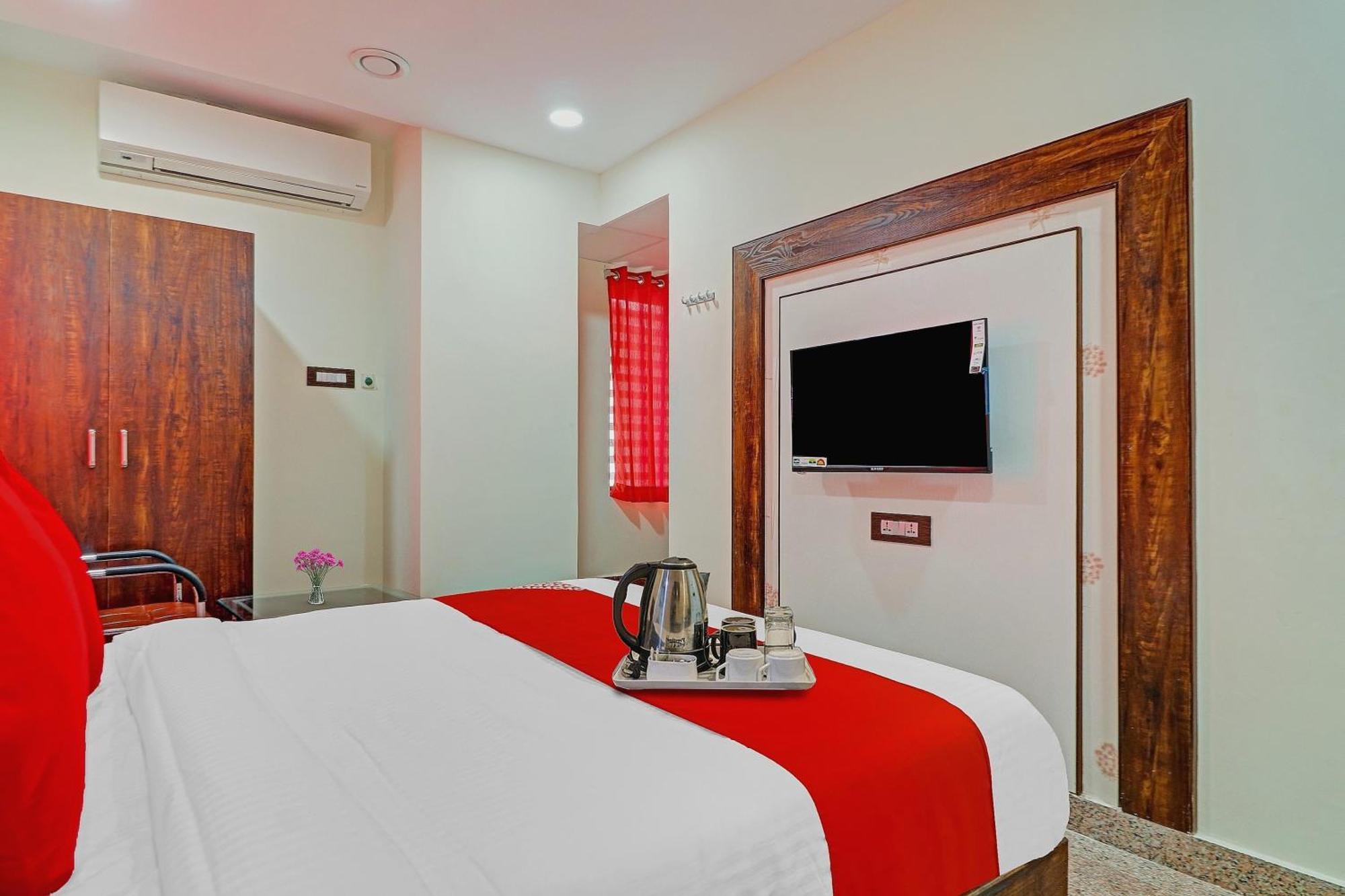 Heavens Inn Near Rasoolpura Metro Station Haydarabad Dış mekan fotoğraf