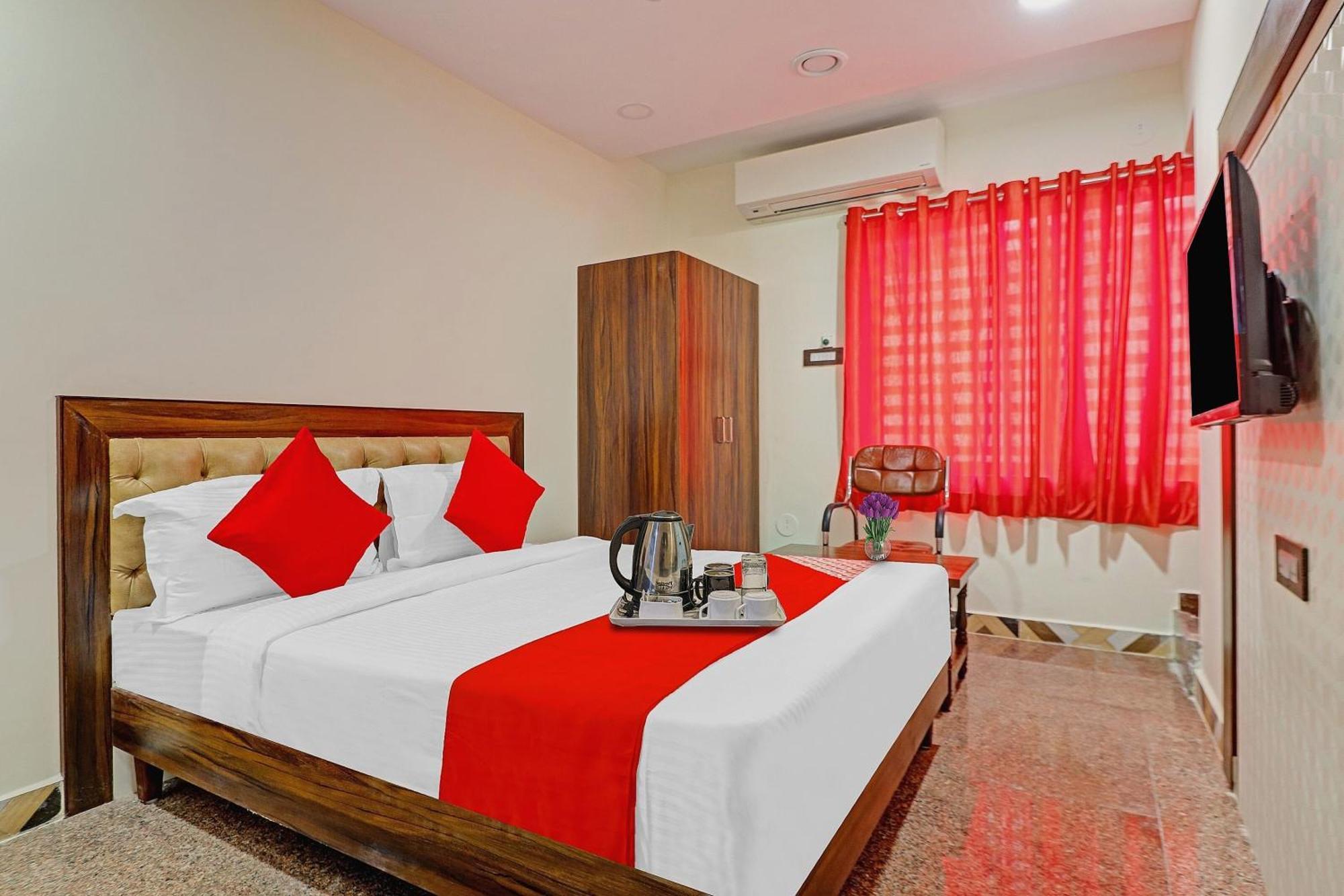 Heavens Inn Near Rasoolpura Metro Station Haydarabad Dış mekan fotoğraf